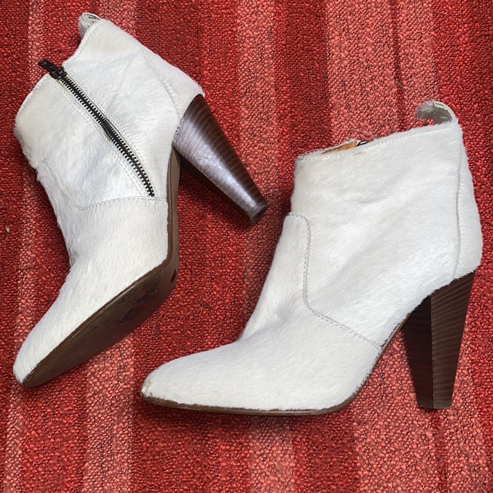 1937 ITALIAN ANKLE BOOTIE SZ 7.5 CALF HAIR
